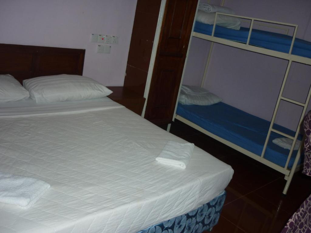 J &J Hotel Kota Kinabalu Exteriör bild