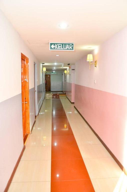 J &J Hotel Kota Kinabalu Exteriör bild