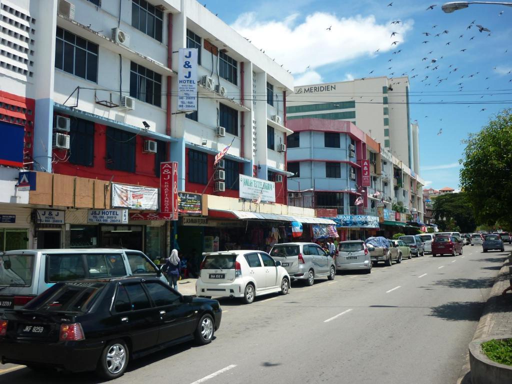 J &J Hotel Kota Kinabalu Exteriör bild